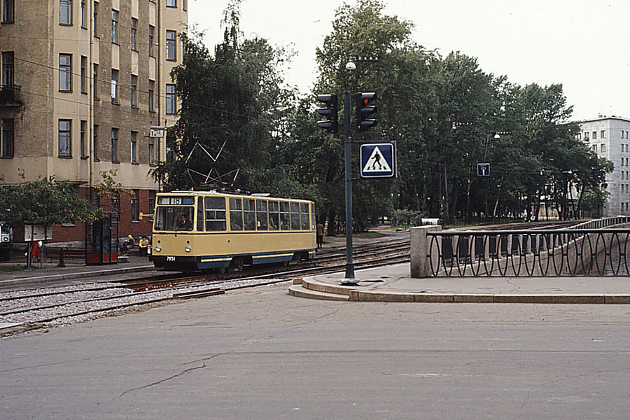 excursion-leningrad-classic-tram-900x600